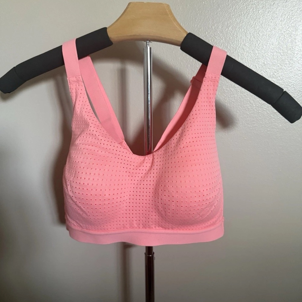 Victoria’s Secret | “Lightweight” Sports bra | Coral Sz 34B